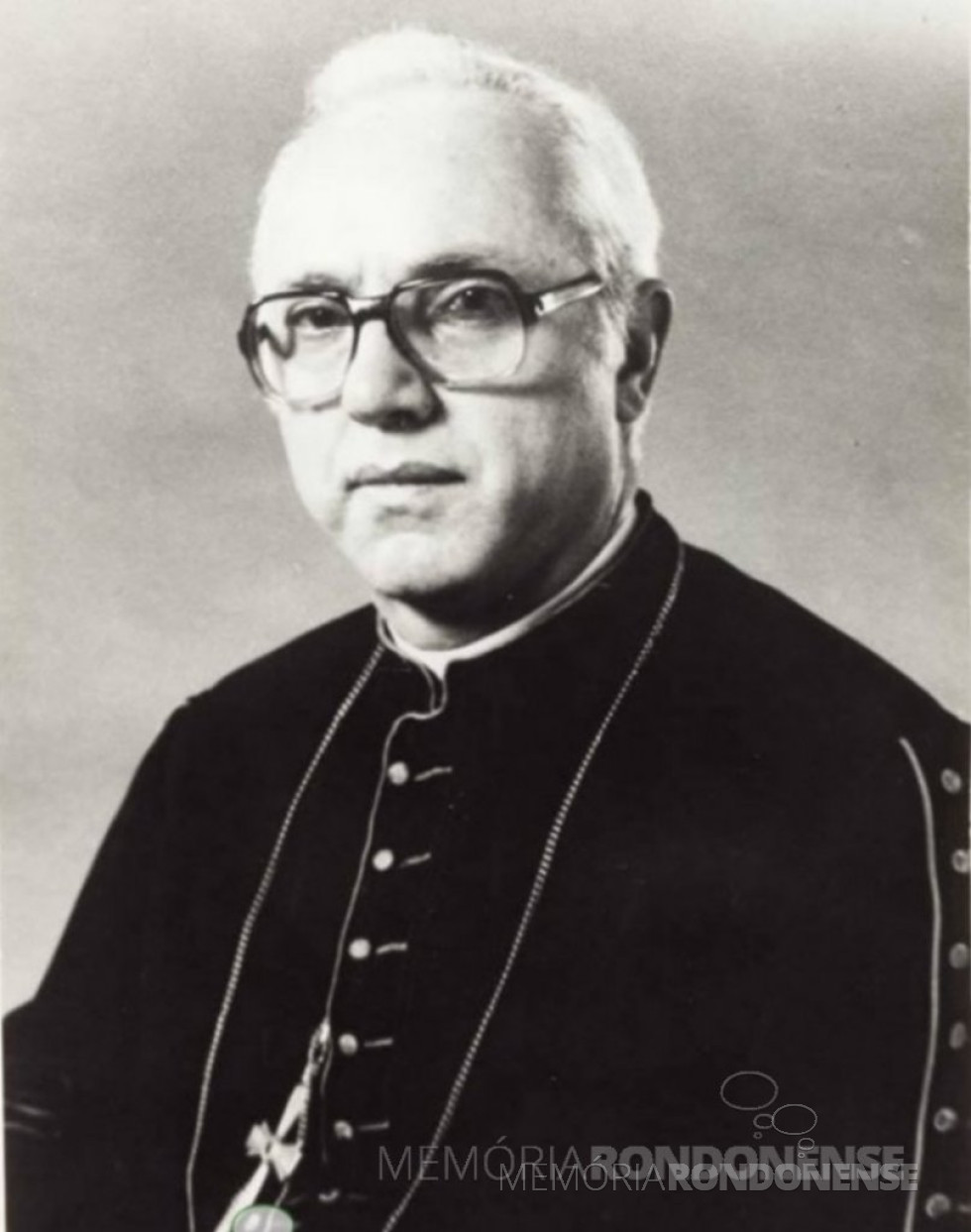 || Lúcio Baumgartner, bispo da diocese de Toledo (PR), nomeado como arcebispo de Cascavel (PR), em dezembro de 1995.
Imagem: Acervo Memória Rondonense - FOTO 8 -