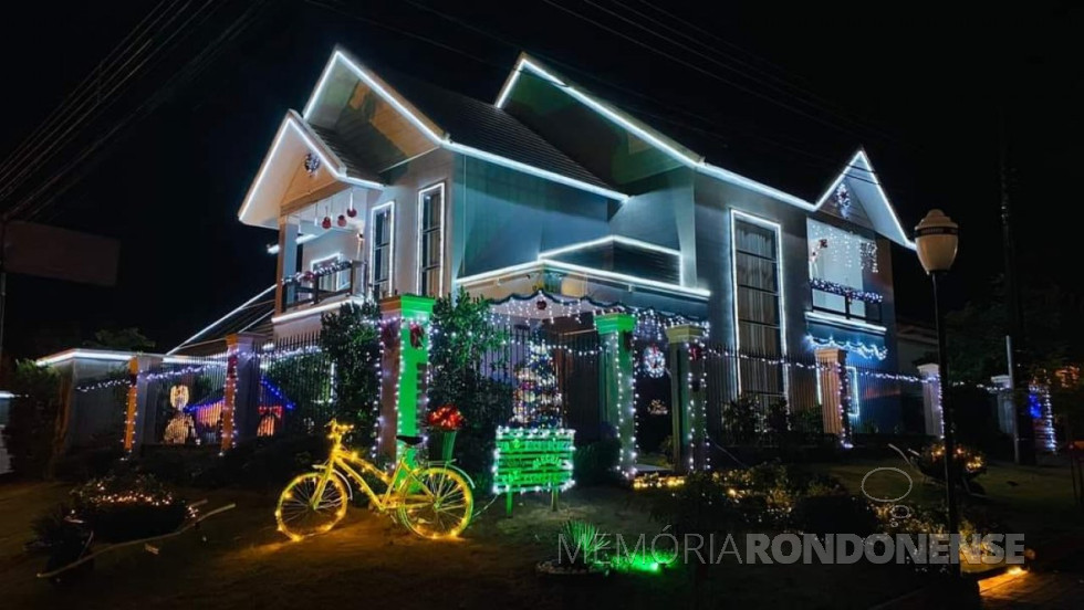 || Residência do casal Teresinha Francener e José Nestor Lippert, classificada em 1º lugar no concurso de decoração natalina na cidade de Quatro Pontes (PR), em dezembro de 2021.
Imagem: Acervo Dirceu Francener - FOTO 19 -
