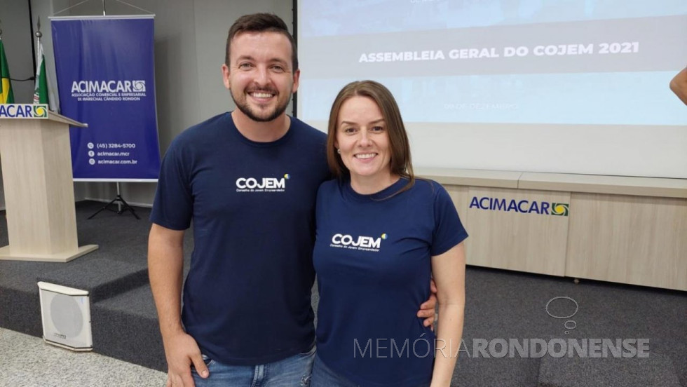 || Empresário rondonense Rodrigo Cesar Zenatti com Andreia Carlson, ele eleito presidente gestão 202/2023 do Cojem Marechal, em novembro de 2021.
Imagem: Acervo O Presente - FOTO 29
 - 