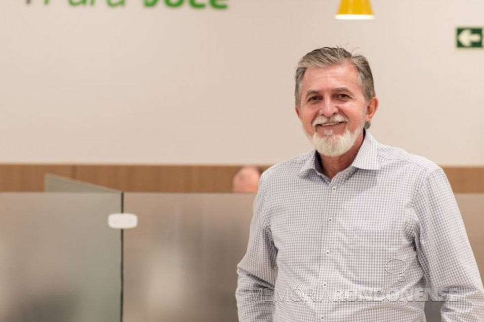 || Luiz Hoflinger, diretor-presidente da SICREDI Vanguarda PR/SP/RJ, falecido em julho de 2019.
Imagem:Acervo Portal da Cidade de Foz - FOTO 21 -