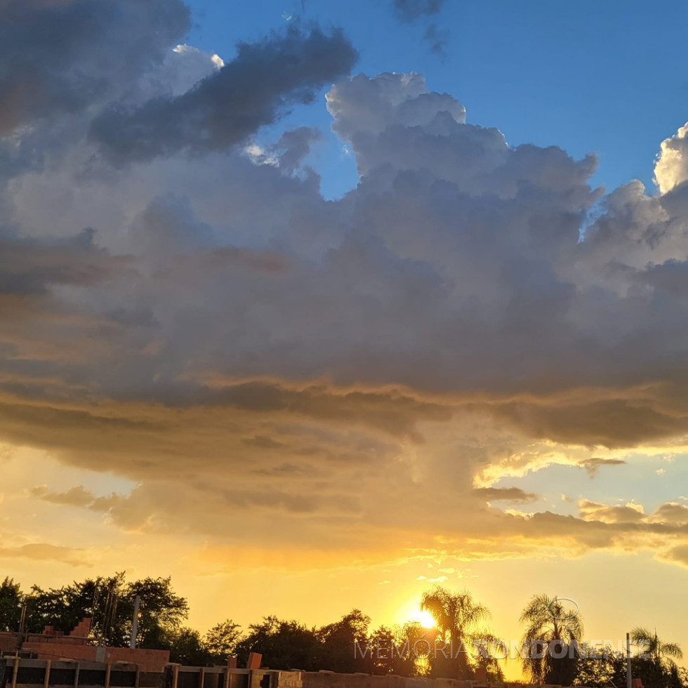 || Final de tarde com precipitação pluviométrica no interior do distrito rondonense de Bom Jardim, em 20 de janeiro de 2022.
Imagem: Acervo e crédito de Ilda Bet - FOTO 29 -