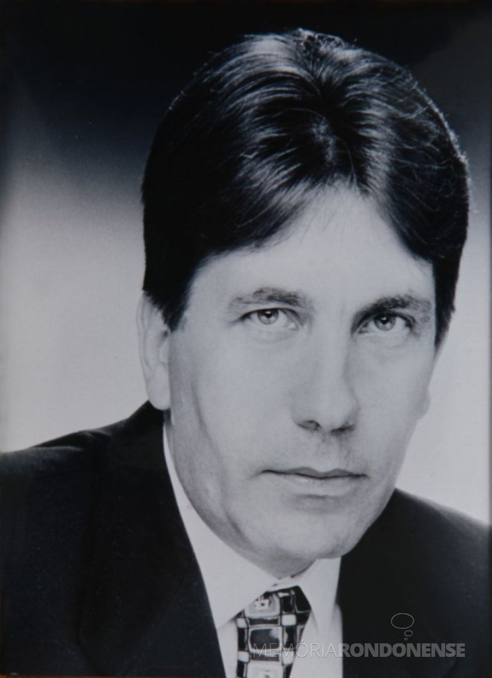 || Engenheiro civil Ivo Mendes Lima, presidente do CREA-PR, que visitou Marehal Cândido Rondon em abril de 1989.
Imagem: Acervo Gazeta do Povo - FOTO 7 -