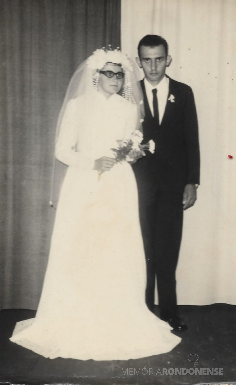 || Casal rondonense Nassi e Valdir Zimmermann que casaram em janeiro de 1972.
Imagem: Acervo Jadir Zimmermann - FOTO 13 - 