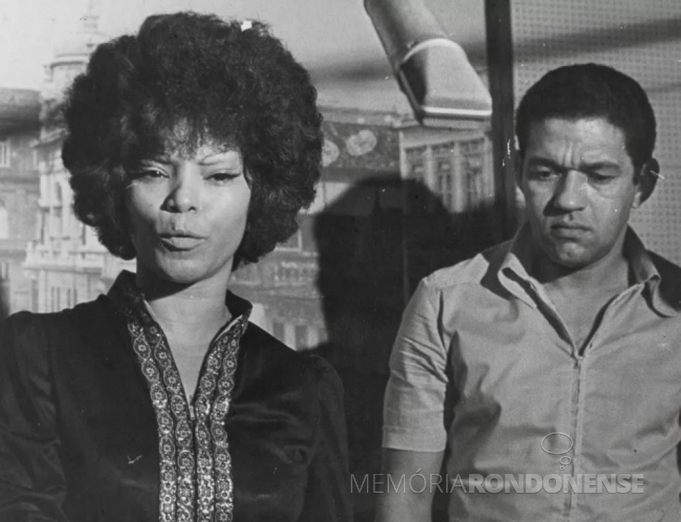 || Cantora Elza Soares com o futebolista Mané Garrincha, a sua grande paixão amorosa. A artista faleceu em janeiro de 2022.
Imageem: Acervo Band.uol - FOTO 25 -