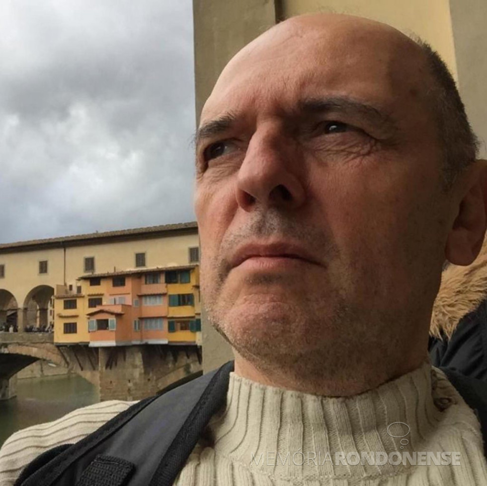 || Calixipo de Paula Filho, empresário toledano, que assumiu a presidência da ACIT, em fevereiro de 1995.
Imagem: Acervo pessoal/Facebook - FOTO 3 -