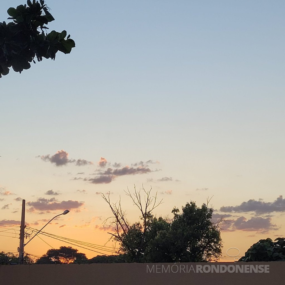 || Anoitecer na cidade de Marechal Cândido Rondon, em 11 de fevereiro de 2022.
Imagem: Acervo e crédito da pioneira rondonense Ilda Bet - FOTO 16 -