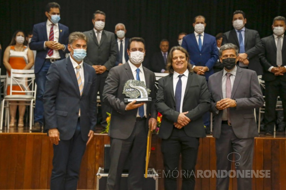 || Governador do Paraná, Ratinho Junior, agraciado com o título de