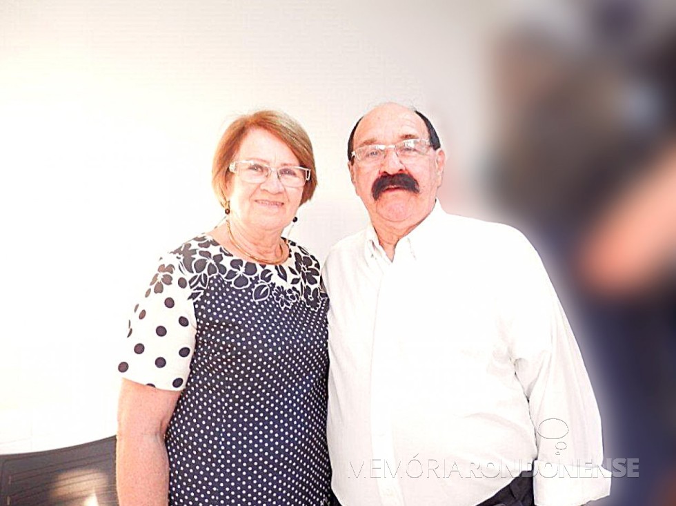 || Albino Bissolotti com a esposa Terezinha, ele falecido em fevereiro de 2022.
Terezinha é sobrinha do ex-prefeito de Marechal Cândido Rondon, Verno Scherer.
Imagem: Acervo Revista Mosaicos (Foz do Iguaçu).  -- FOTO 16 - 