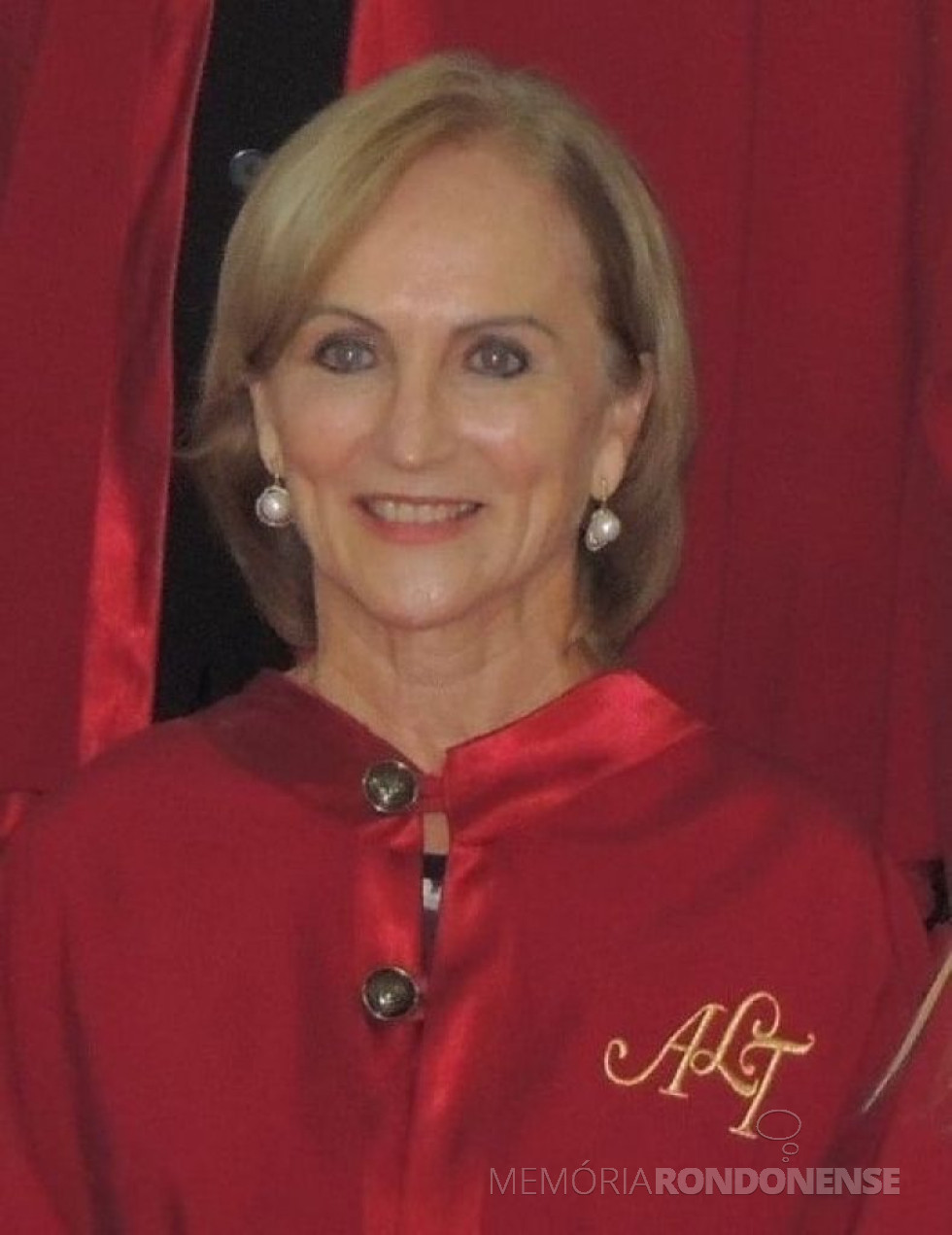 || Acadêmica Lucrecia Welter Ribeiro eleita para o cargo de presidente da 8ª Diretoria Executiva da Academia de Letras de Toledo, em abril de 2021.
Imagem: Arquivo pessoal - FOTO 17 -