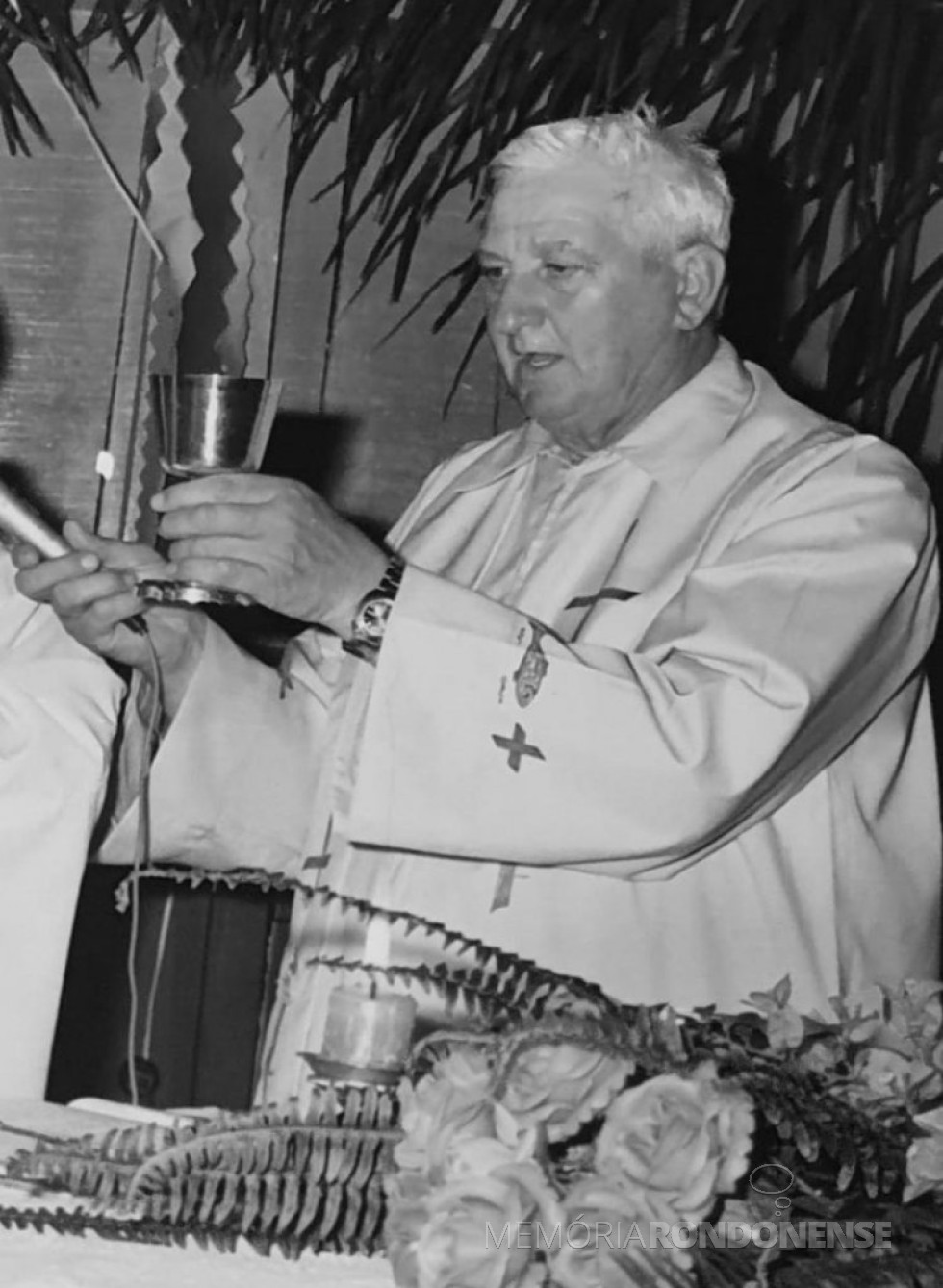 || Frei Alceu Richetti (FMM) que tomou posse como pároco da Paróquia Menino Deus, na cidade de Toledo (PR), em março de 1974. 
Imagem: Acervo Revista Cristo Rei - FOTO 5 - 