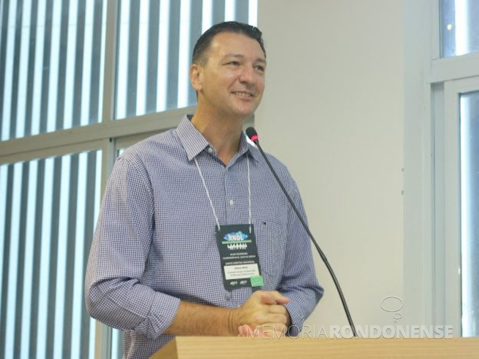 || Gilson Metz, presidente nacional do Senado JCI Brasil, fazendo a abertura da Reunião Nacional de Lideres Locais (RNDL), na cidade de Florianópolis, em fevereiro de 2022.
Imagem: Acervo pessoal - FOTO 9 -