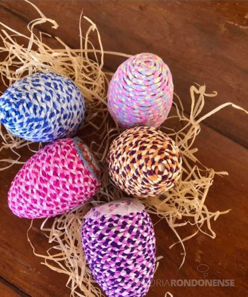 || Ovos de Páscoa artisticamente produzidos pela rondonense Rosa Haubert, moradora em Brasília, em abril de 2022.
Imagem: Acervo pessoal/Facebook - FOTO 12 -
