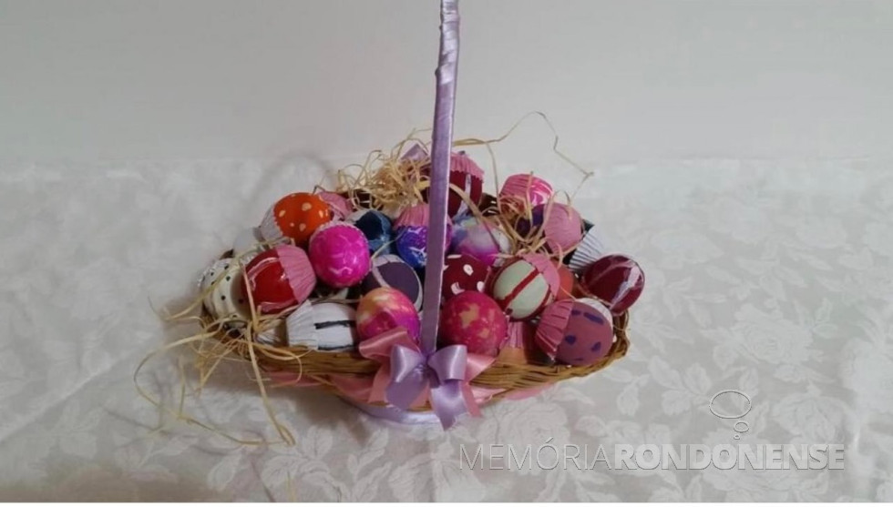 || Cesta de Ovos de Páscoa artisticamente preparados pela rondonense Darcila Haubert, moradora em Brasília, em abril de 2018.
Imagem: Acervo pessoal - FOTO 22 -