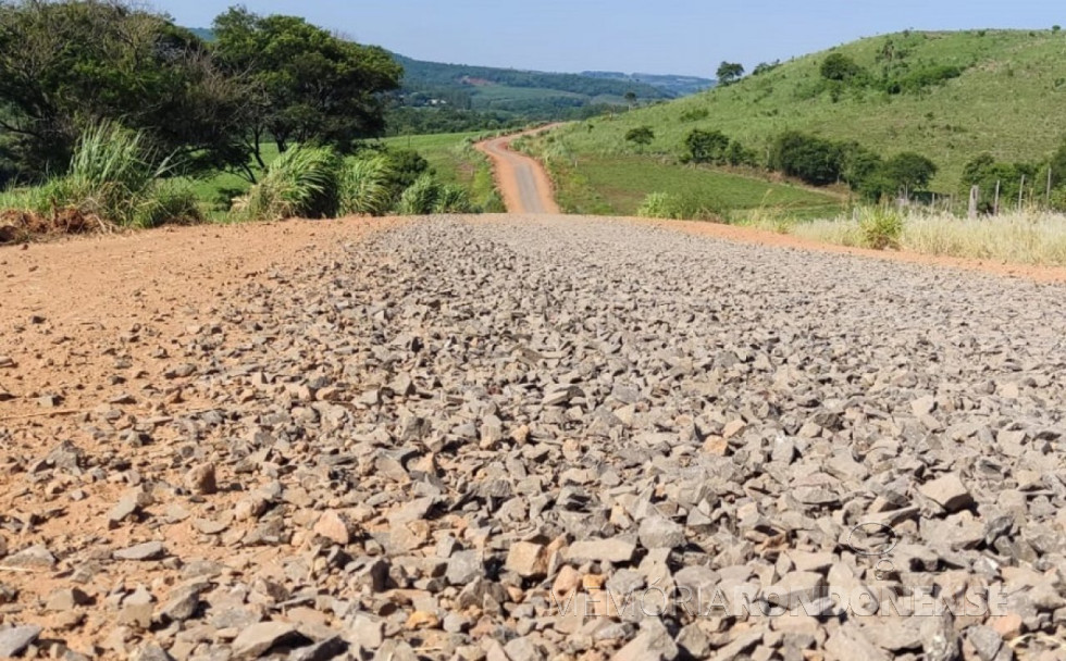 || Trecho de estrada da Linha Eldorado até a divisa com o município de Entre Rios do Oeste readequado em fevereiro de 2022.
Imagem: Acervo Imprensa - PM-MCR - FOTO 18 -