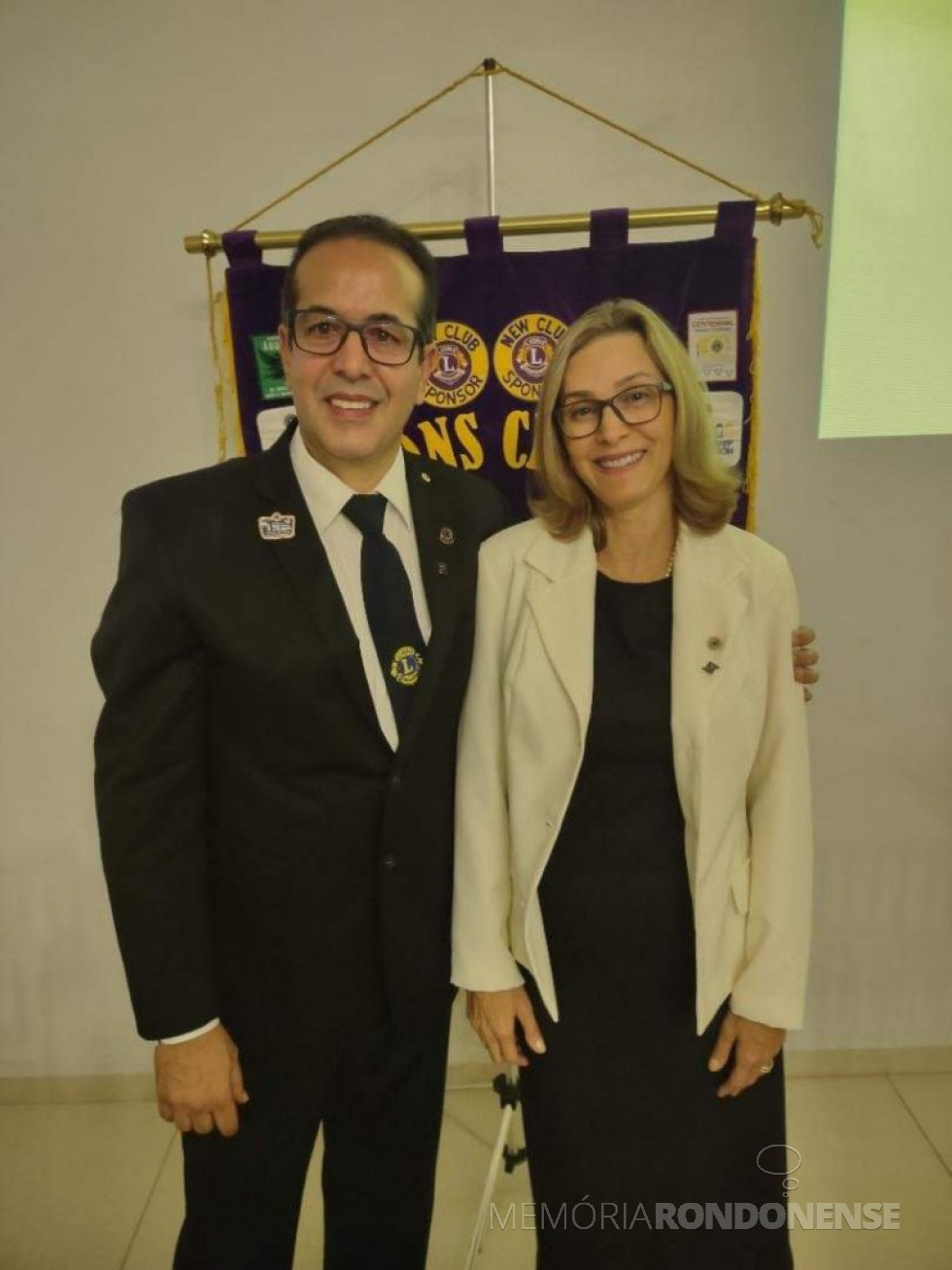 || Vandeir Francisco Guimarães e esposa Márcia de Moraes Echer ao assumirem a presidência do Lions Clube de Marechal Cândido Rondon  e Associação das Domadoras, respectivamente, em final de junho de 2022.
Imagem: Acervo Tribuna do Oeste - FOTO 23 - 