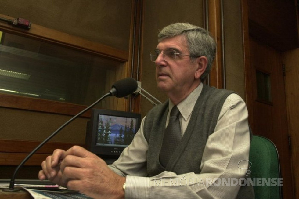 || Narrador gaúcho Armindo Antonio Ranzolin, falecido em agosto de 2022.
Imagem: Acervo GaúchaZH - Crédito: Emilio Pedroso - Agência RBS - FOTO 23 -