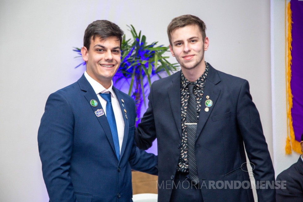 || Lucas Sabka Calvi (e) que assumiu a presidência do Léo Clube de Marechal Cândido Rondon no lugar de William Schaeffer (d), em junho de 2022.
Imagem: Acervo Tribuna do Oeste - FOTO 26 -