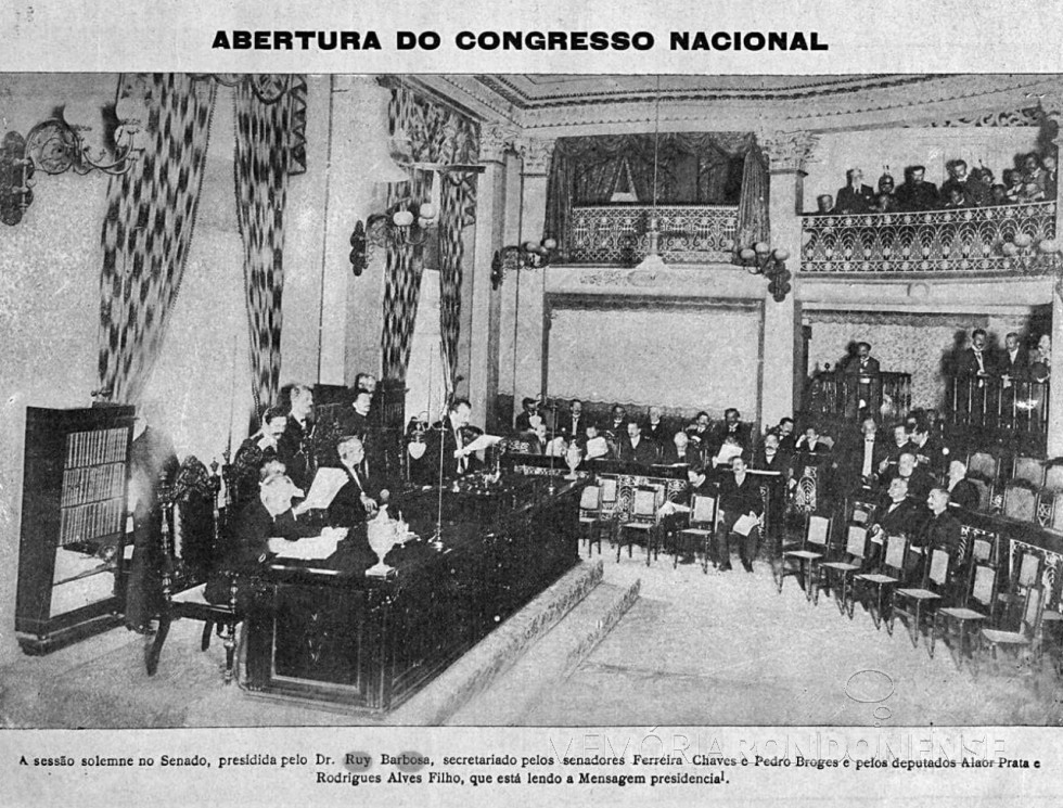 || Em 1909, o senador Ruy Barbosa conduz a sessão do Congresso destinada à leitura da mensagem do presidente Affonso Penna (foto: O Malho/Biblioteca Nacional).
Imagem: Acervo Agência do Senado - FOTO 9 -

