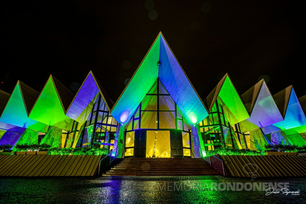 || Decoração luminosa da Catedral Metropolitana Nossa Senhora Aparecida, de Cascavel (PR), em setembro de 2022.
Imagem: Acervo e crédito Julio Szymanski - / Facebook -FOTO 26 -