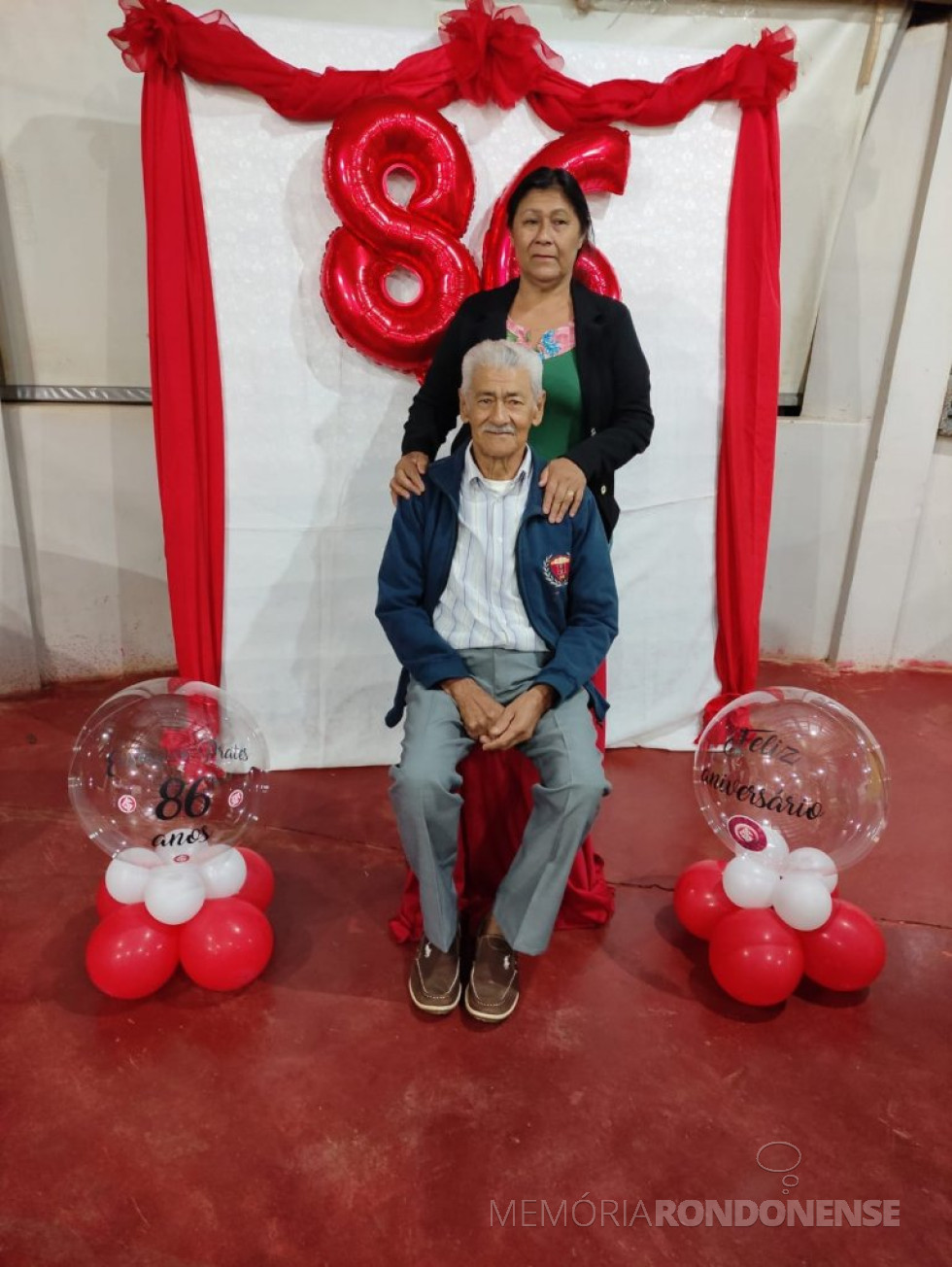 || Eustáquio Prates Santander na companhia de sua filha Madalena Prates, em setembro de 2022.
Imagem: Acervo de Madalena Prates - FOTO 19 -