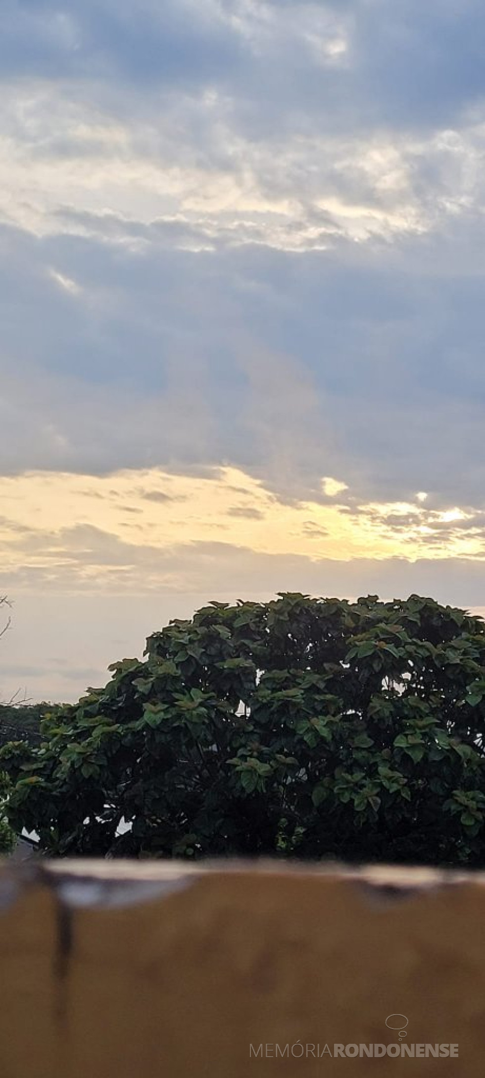 || Entardecer em Marechal Cândido Rondon, em 06 de Outubro de 2022.
Imagem e crédito da pioneira rondonense Ilda Bet - FOTO 19 - 