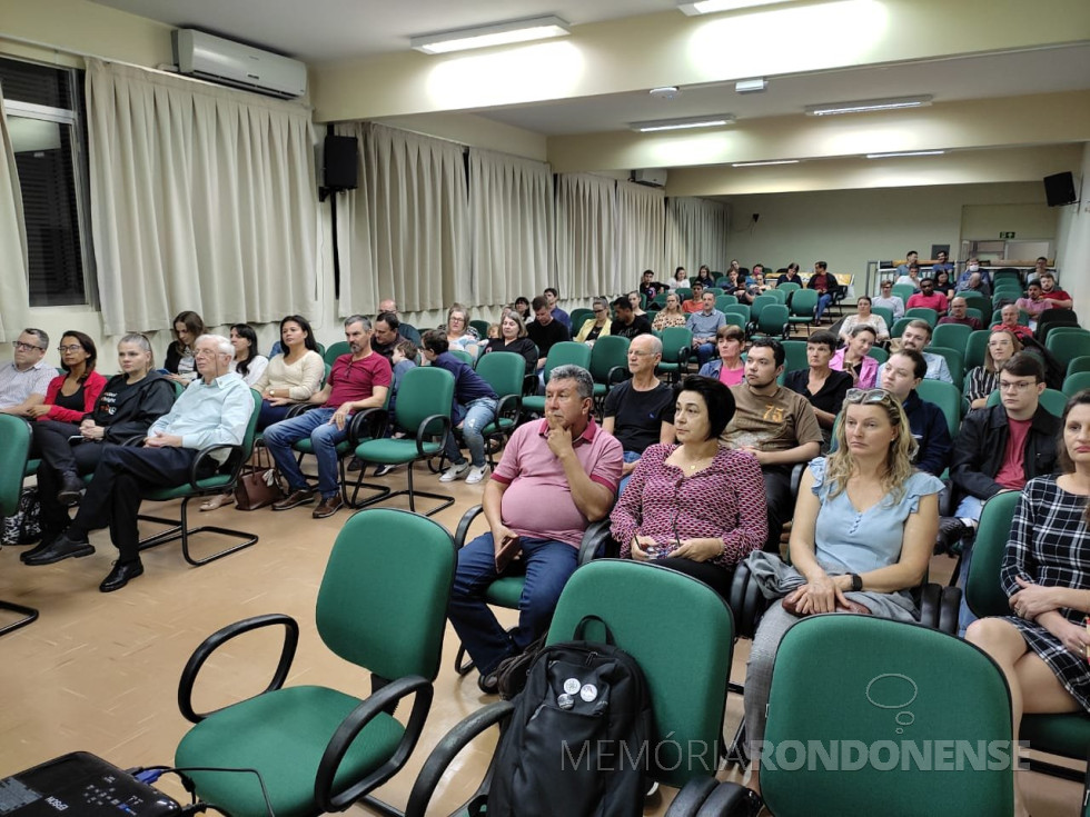 || Público presente à palestra e ao lançamento do livro da professora doutora Lia Dorotéa Pfluck, em julho de 2022.
Imagem: Acervo da autora - FOTO 22 - 