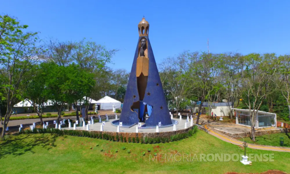 || Monumento de Nossa Aparecida na cidade Itaipulândia, inaugurado em outubro de 2000.
Imagem: Acervo O Presente - FOTO 11 -