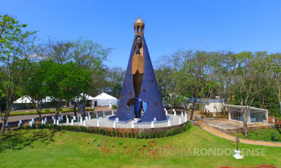 || Monumento de Nossa Aparecida na cidade Itaipulândia, inaugurado em outubro de 2000.
Imagem: Acervo O Presente - FOTO 13 -