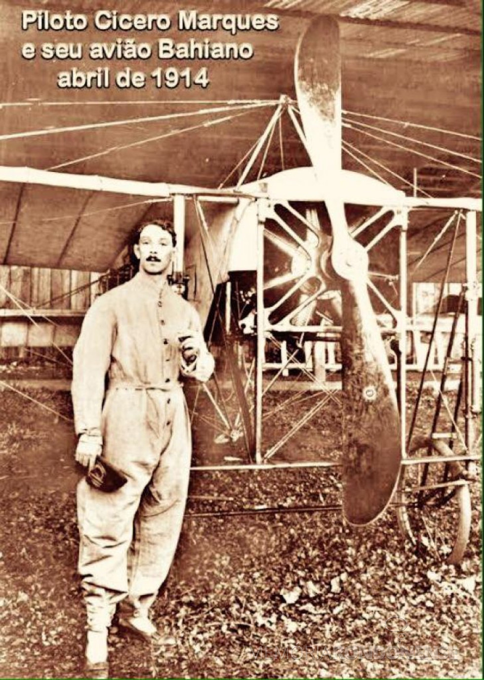 || Piloto Cícero Marques à frente de seu avião