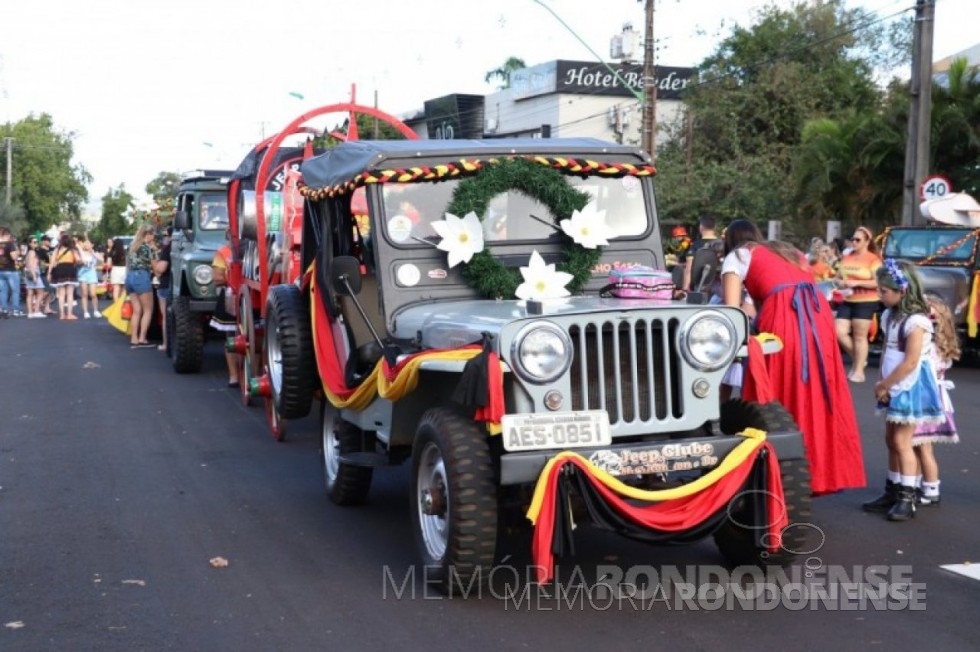 || Começo do desfile da Oktoberfest 2022 de Marechal Cândido Rondon, em 22 de outubro de 2022, na confluência da Rua Santa Catarina com a Avenida Maripá.
Imagem: Acervo Imprensa - PMC-MCR - 16 - 