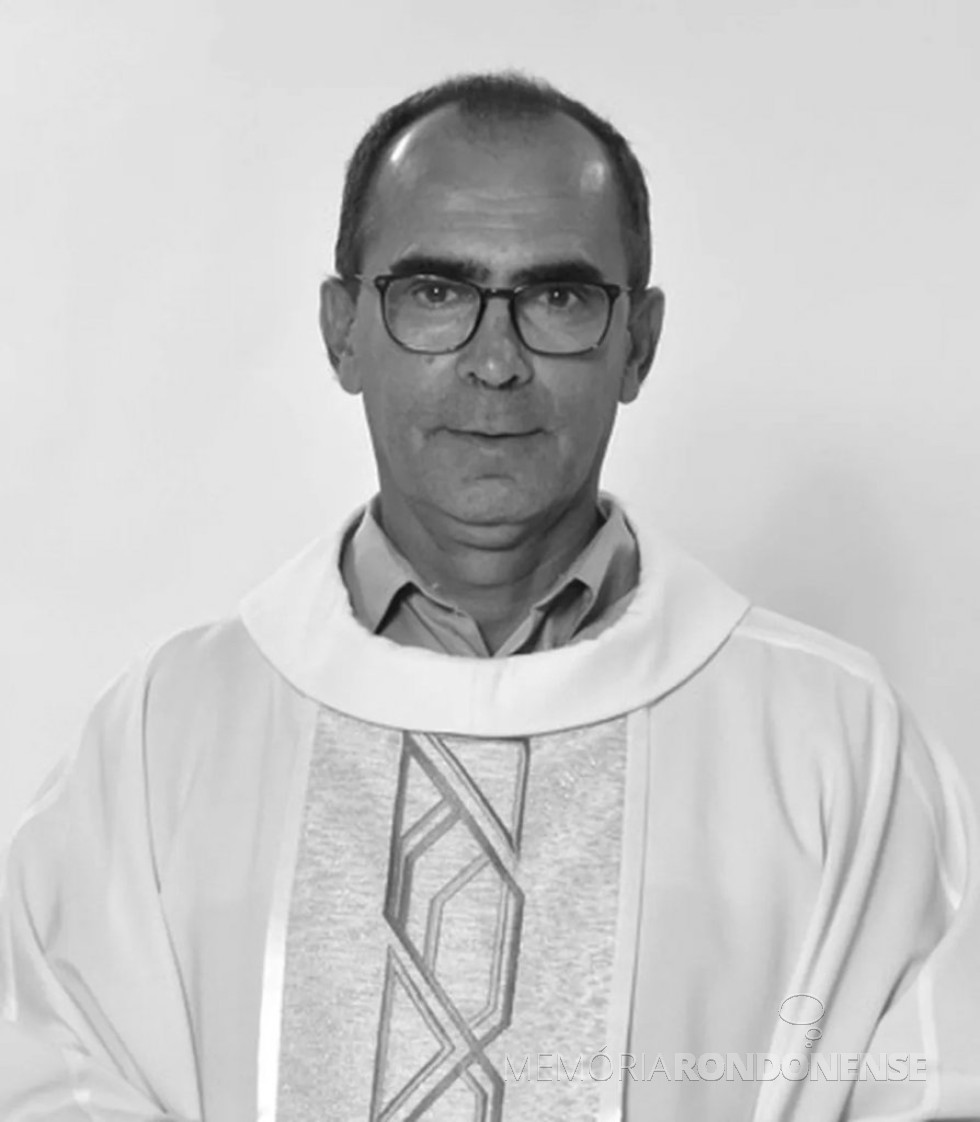 || Padre José Aparecido Bilha, pároco da Paróquia Nossa Senhora Aparecida, de Guaíra (PR), encontrado morto em novembro de 1922.
Imagem: Acervo G1 - FOTO 18 -