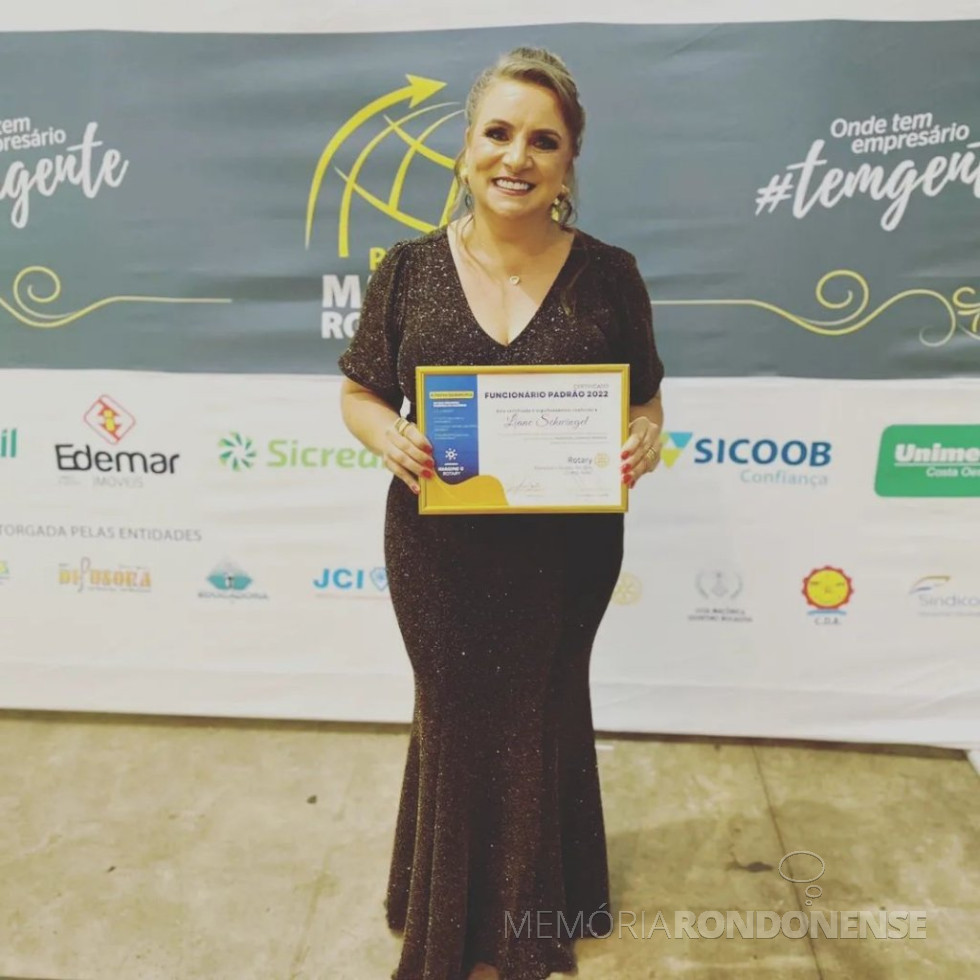 || Professora Liane Marlize Stamm Schwingel, funcionário Padrão  2022 de Marechal Cândido Rondon, homenageada em novembro de 2022.
Imagem: Acervo pessoal - FOTO 33 --