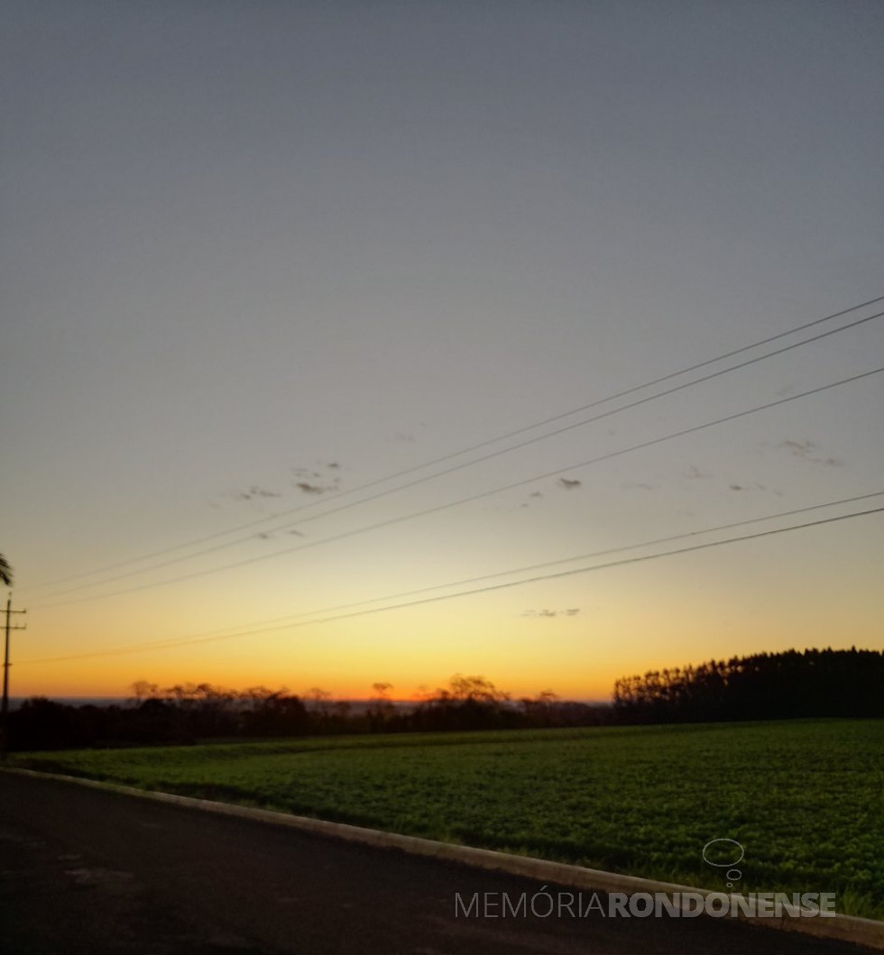 || Entardecer em Marechal Cândido Rondon, em 02 de novembro de 2022.
 Foto clicada por Harto Viteck. -- FOTO 7 - 