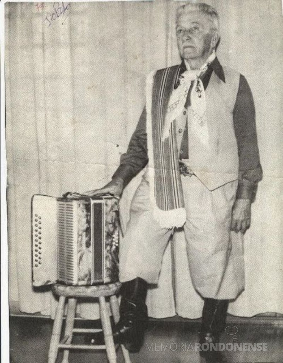 || Músico Tio Bilia (Antônio Soares de Oliveira) falecido em agosto de 1991.
Imagem: Acervo Pintirest - FOTO 13 -