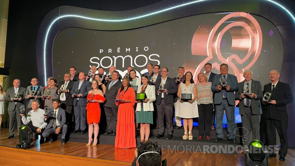 || Mais um click da entrega da premiação dos Somos Coop Melhores 2022.
Imagem: Acervo Comunicação Copagril - FOTO 30 -