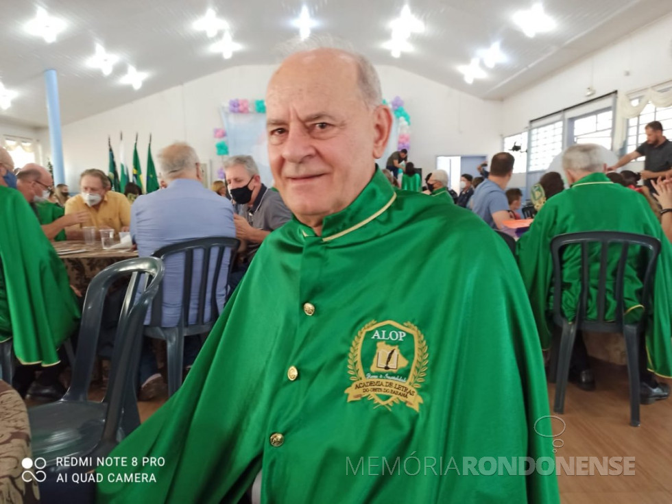 || Afonso Francener, da cidade de Quatro Pontes, na sua posse como membro da Academia de Letras do Oeste do Paraná, em dezembro de 2020.
Imagem: Acervo pessoal - FOTO 22 -