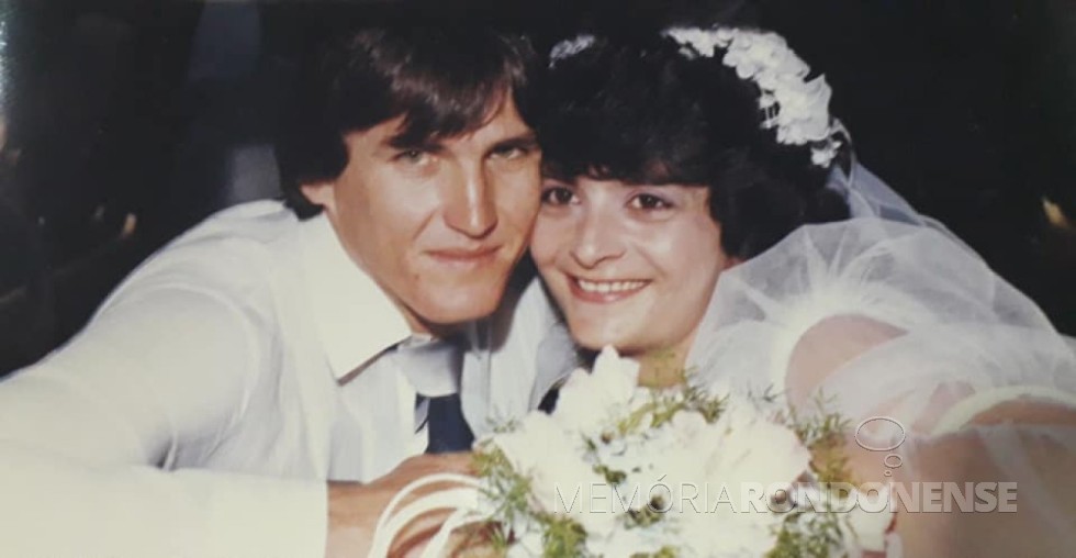 ||Noivos Ilário Radke Genz e Neli Cerutti que casaram em janeiro de 1985.
Imagem: Acervo do casal - FOTO 7 -