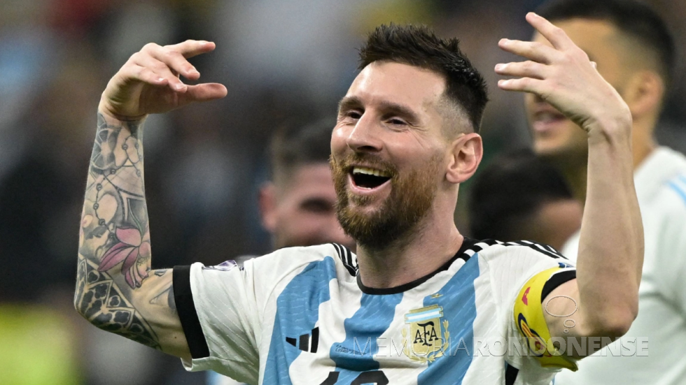 || Lionel Messi, jogador de seleção da Argentina, o mais aplaudido na Copa do Catar, por seu desempenho e versatilidade demonstrados durante as partidas.
Imagem: Acervo  The West Australian - FOTO 29 - 