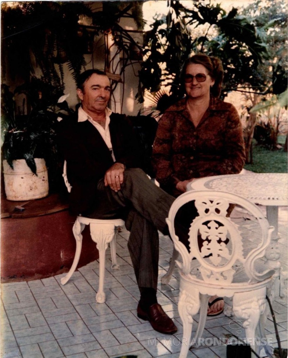|| Rondonense Elsimina Valiati com o esposo Severino, ela falecida em março de 2022.
Imagem: Acervo Jacir Valiati - FOTO 11 -