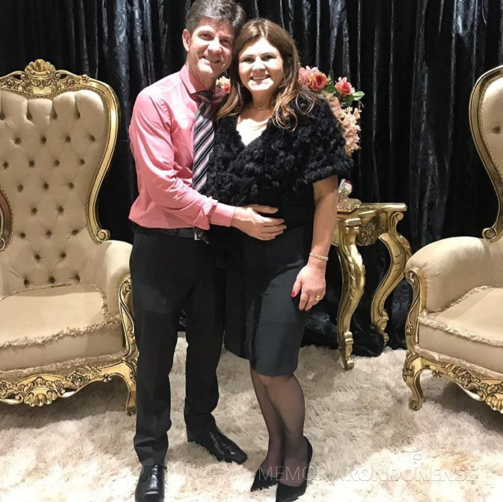 || Empresário Éder Aparecido Carpiné e esposa Rose, ele que assumiu a presidência da Associação Comercial e Empresarial de Toledo (ACIT), em fevereiro de 1997.
Imagem: Acervo pessoal - FOTO 6 -
