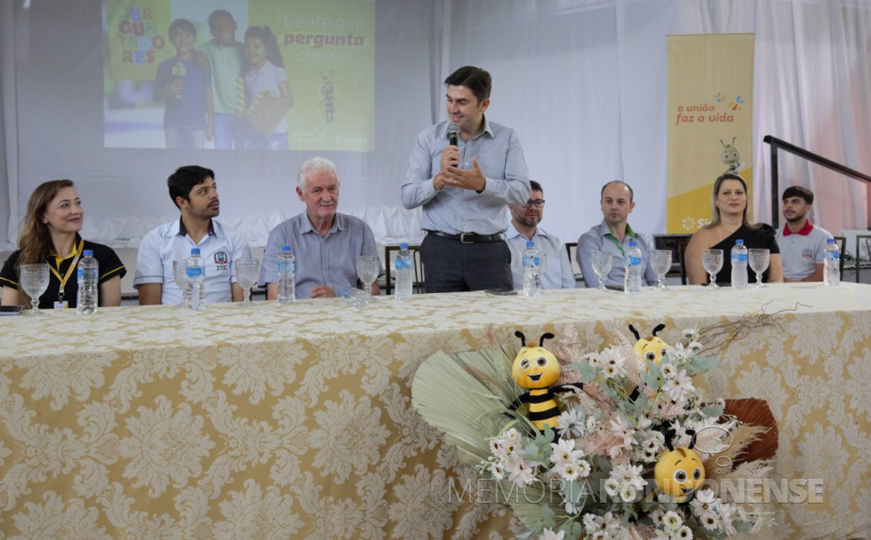 || Fernando Barros Fenner, presidente do Conselho de Administração da Sicredi Aliança PR/SP, discursando no evento da cidade de Guaíra que culminou na implantação de 100% do programa 