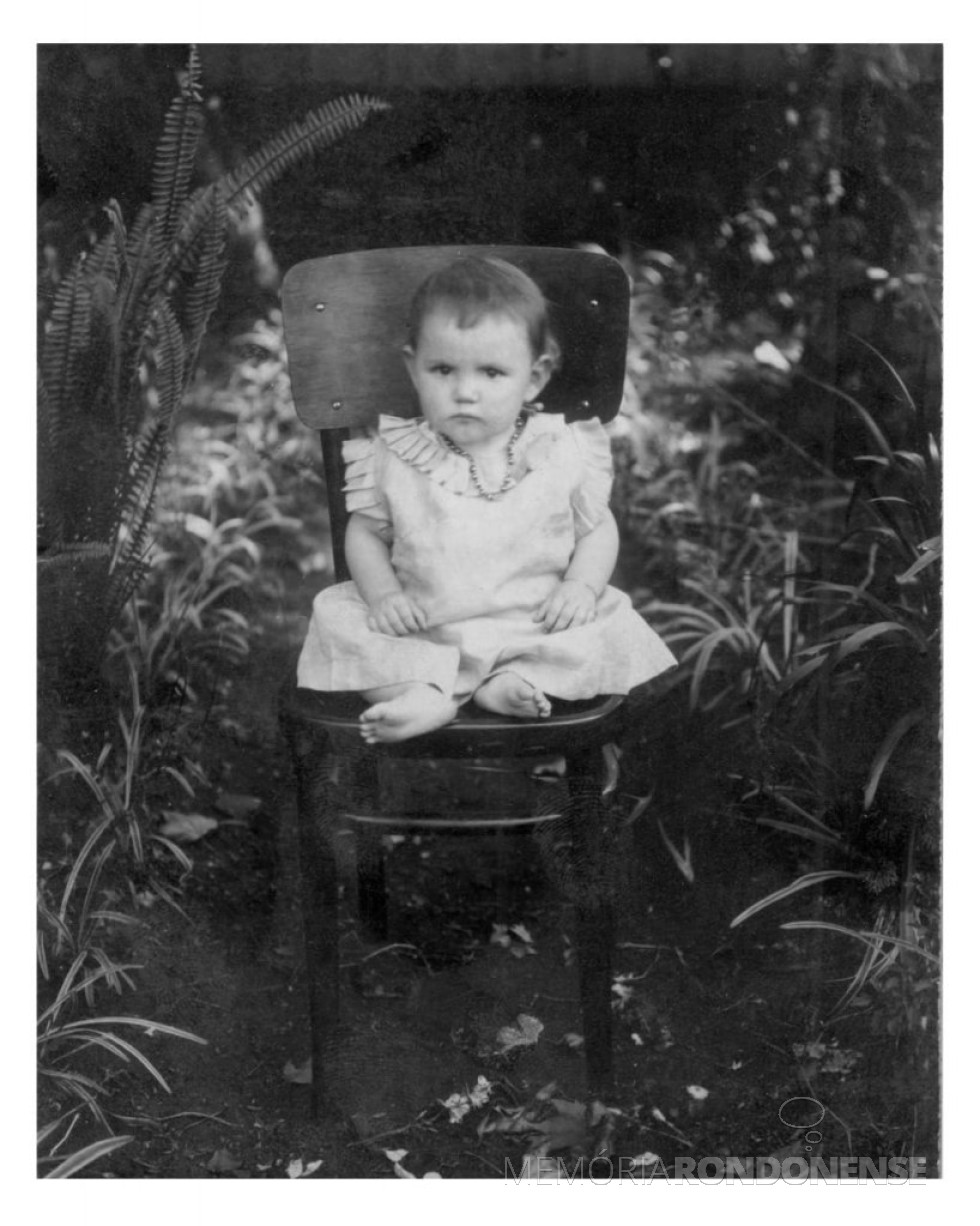 || Pioneira rondonense Maria Dalita Witeck, nascida em fevereiro de 1933, em Alto Veado (agora município de Peritiba - SC).
Imagem: Acervo pessoal - FOTO 4 - 