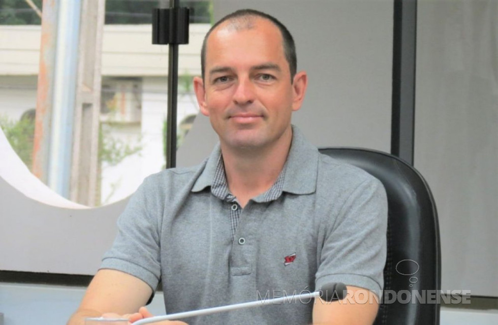 || Cristiano Metzner, vereador de Marechal Cândido Rondon, eleito para a função de tesoureiro do Conselho de Desenvolvimento dos Municípios Lindeiros ao Lago de Itaipu, em fevereiro de 2023.
Imagem: Acervo Gazeta Web - FOTO 25 -