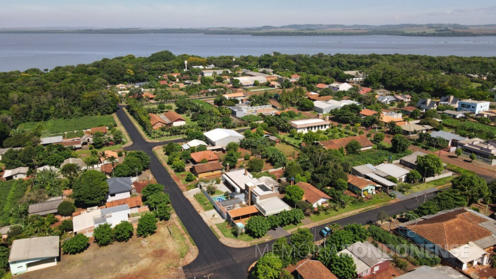 || Outra vista de trechos pavimentados no distrito rondonense de Porto Mendes, em fevereiro e março de 2023.
Imagem: Acervo Imprensa PM-MCR - FOTO 31 -