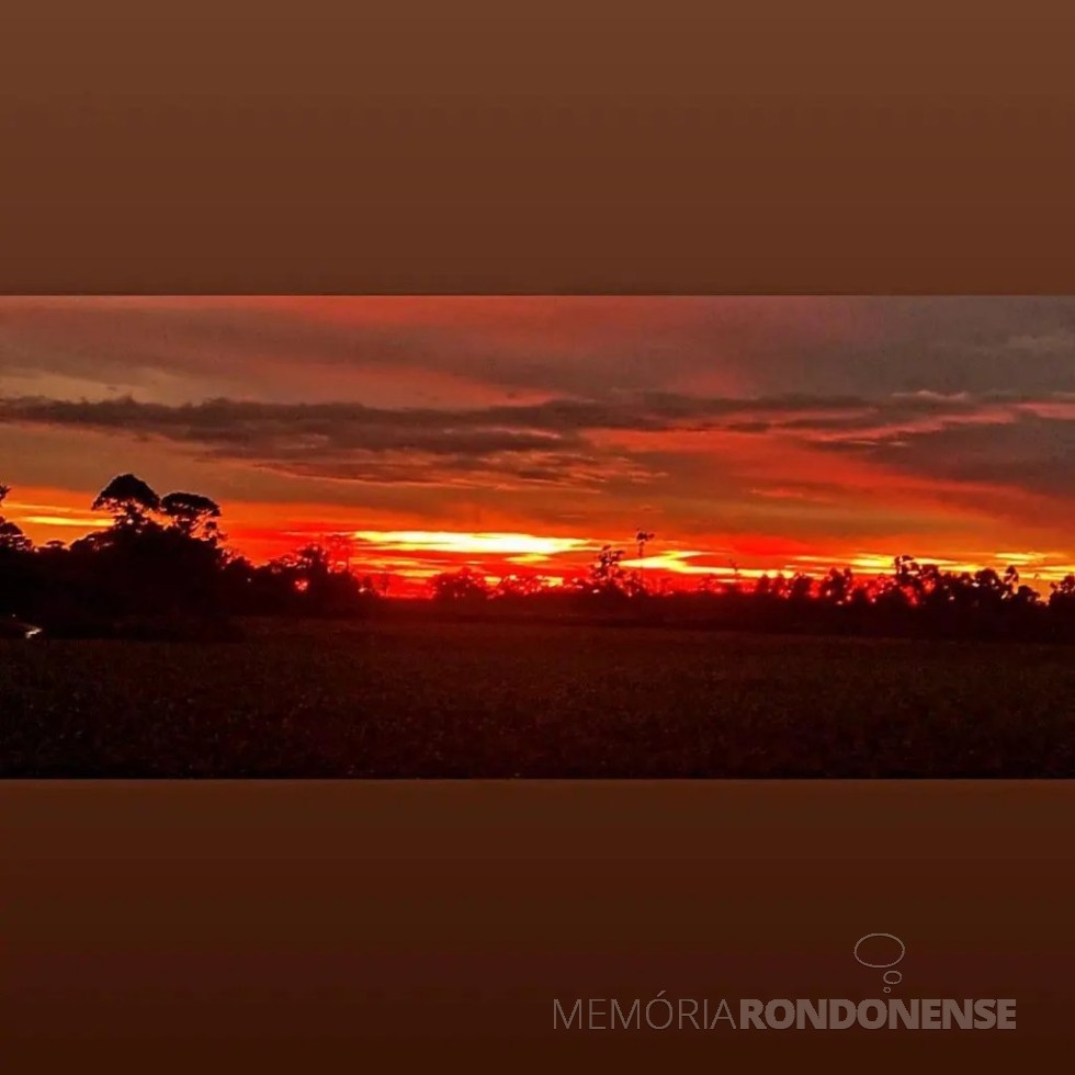 || Pôr do sol no município de Marechal Cândido Rondon, em 02 de março de 2023. clicado pela rondonense Clair Prass, a partir da Linha Heidrich.
Imagem: Acervo pessoal - FOTO 14 - 
