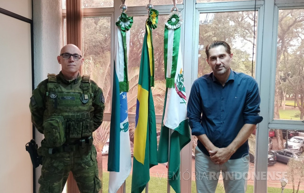 || Prefeito municipal Marcio Andrei Rauber (e), de Marechal Cândido Rondon, e subcomandante do BPFron, em março de 2023.
Imagem: Acervo Imprensa PM-MCR - FOTO 20 -