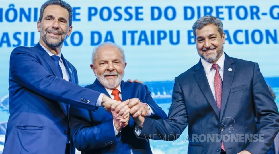 || Posse de Enio Verri  (e) na direção brasileira da Itaipu Binacional, em março de 2023, tendo à sua esquerda o Presidente Lula e o presidente do Paraguai, Mário Benitez.
Imagem: Acervo EBC - crédito: Ricardo Stuckert - FOTO 21 - 