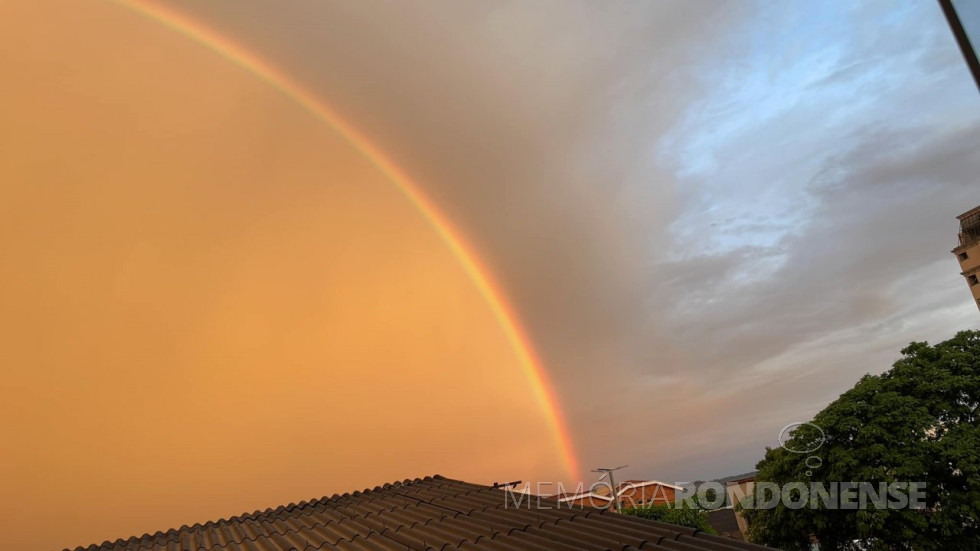 || Formação de arco-íris na cidade de Marechal Cândido Rondon, ao leste, em 25 de março de 2023.
Imagem; Acervo e crédito de Airton Schmitt (Pato Bragado) - FOTO 18 -