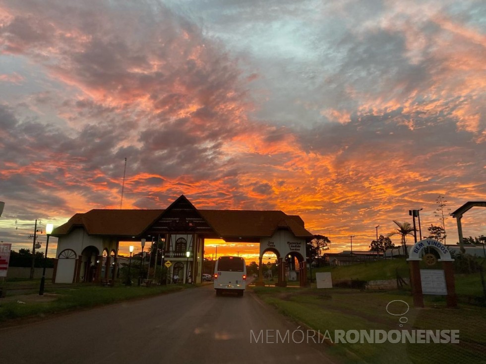 || Pôr do sol na cidade de Marechal Cândido Rondon, em 09 de março de 2023.
Imagem: Acervo e crédito de Ruthinea Andriolli da Cunha - FOTO 13 - 