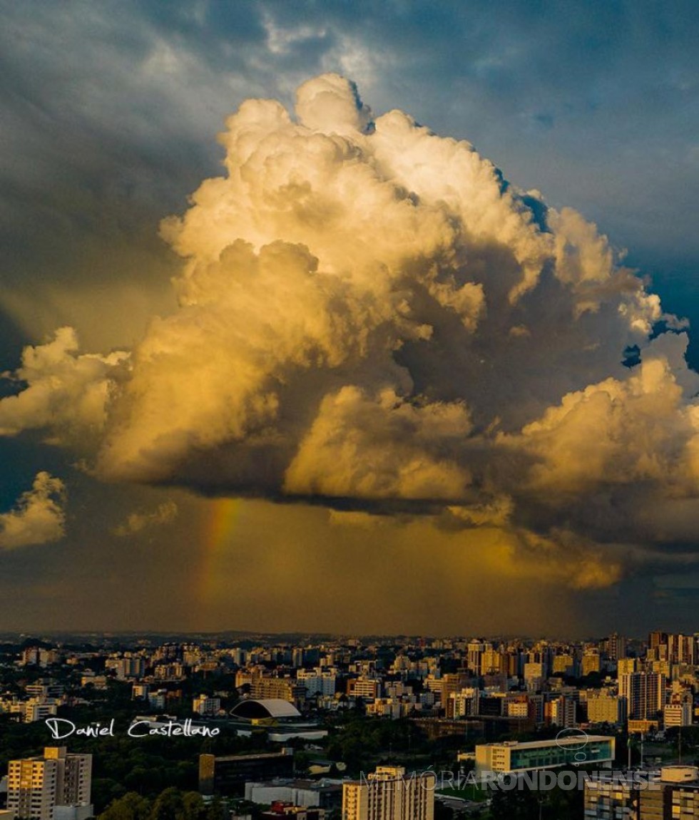 || Nuvem cumulonimbus trazendo chuva sobre a Capital Paranaense - Curitiba, em 26 de março de 2023. 
